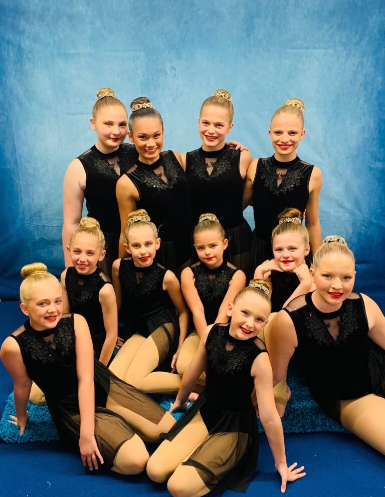 379469193 10210933352085075 7622554152195747059 n 768x992